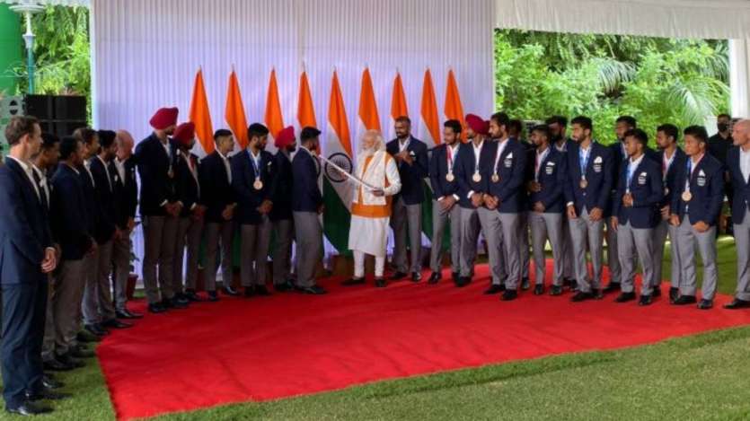 pm modi with athletes1 1629094393